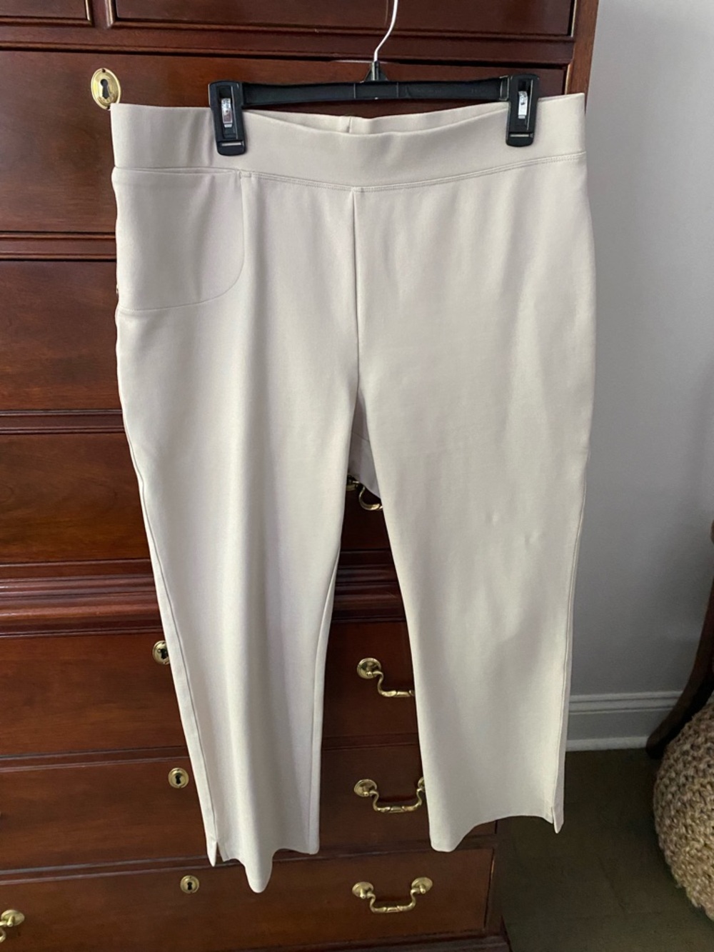 Quince Beige Boot-Cut Pull-On Crop Pants